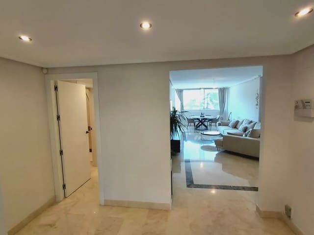 2 bedroom Flat for sale in Valdeolletas - Las Cancelas - Xarblanca, Marbella with pool garage - € 498,000 (Ref: 10170080)