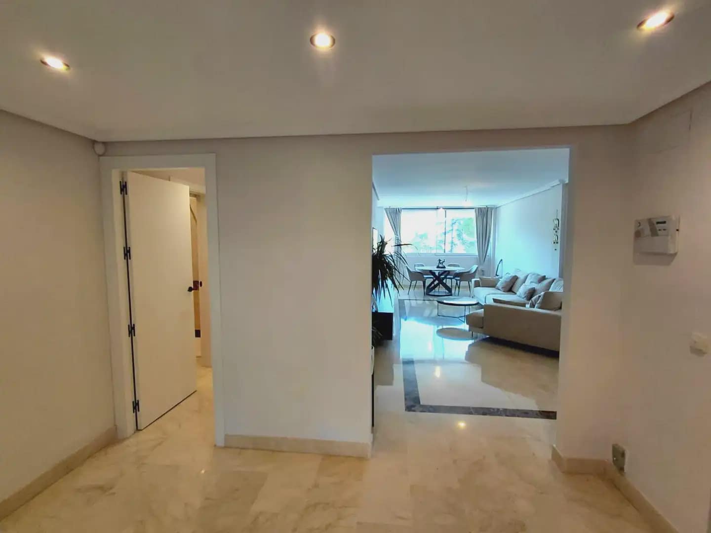 2 bedroom Flat for sale in Marbella with pool garage - € 498,000 (Ref: 10170080)