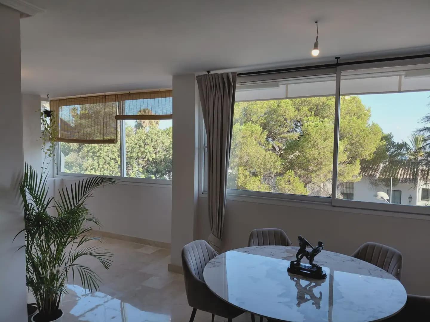 2 bedroom Flat for sale in Marbella with pool garage - € 498,000 (Ref: 10170080)