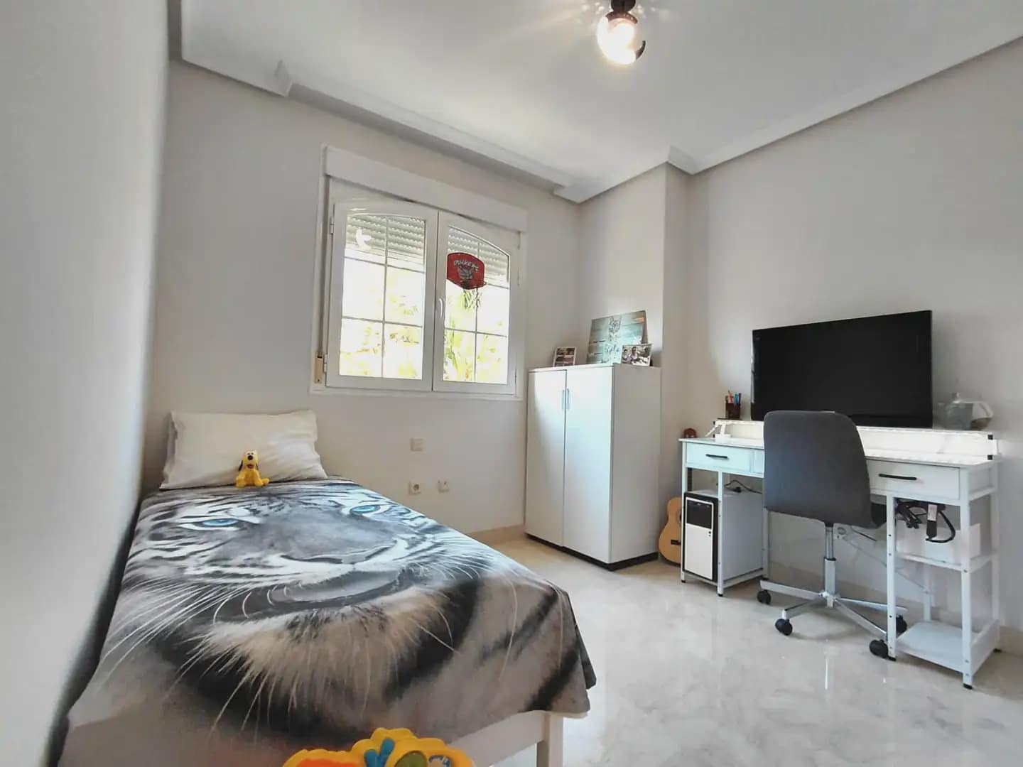 2 bedroom Flat for sale in Marbella with pool garage - € 498,000 (Ref: 10170080)