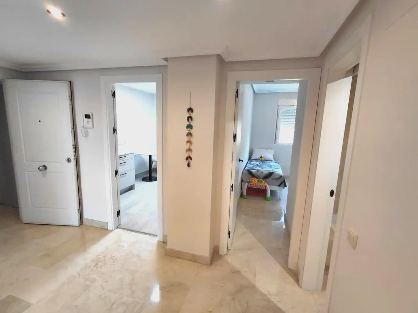 2 bedroom Flat for sale in Marbella with pool garage - € 498,000 (Ref: 10170080)