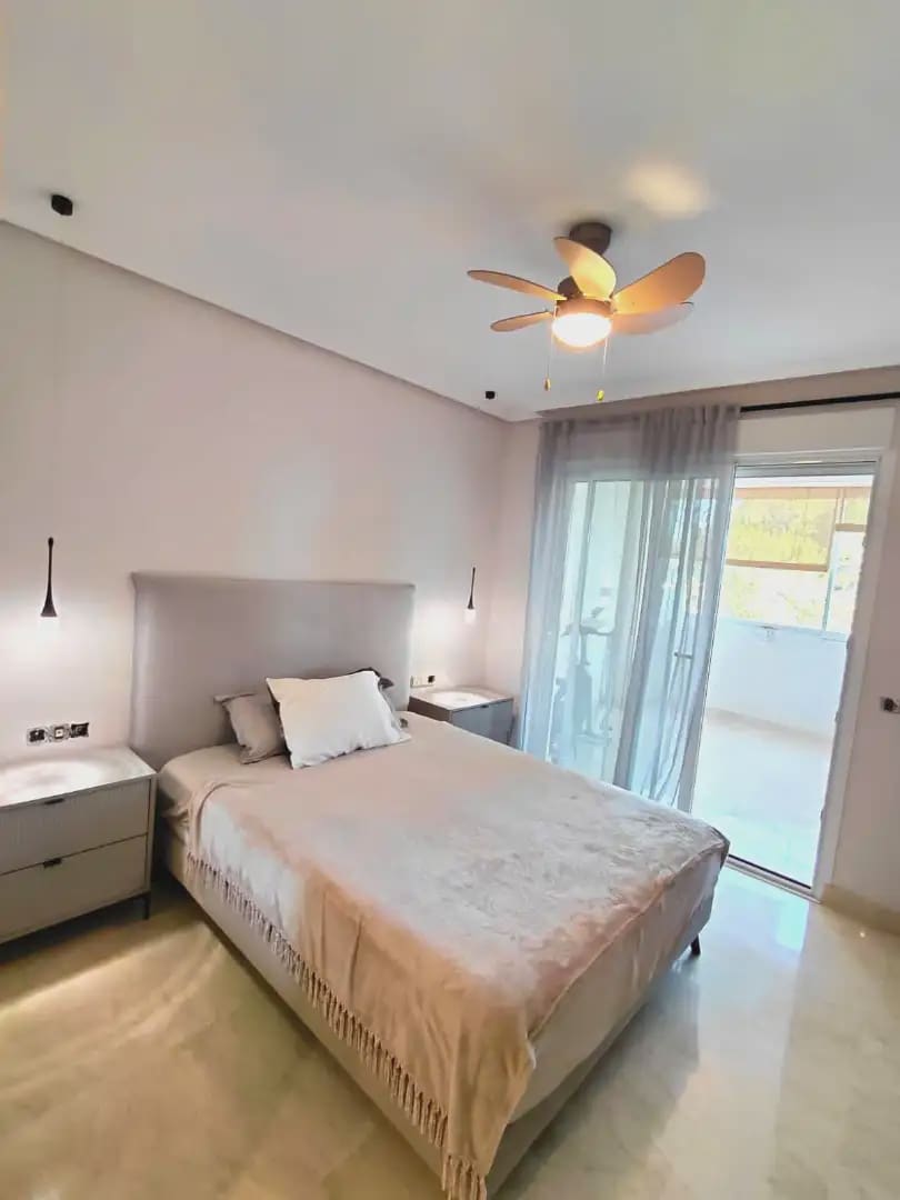 2 bedroom Flat for sale in Marbella with pool garage - € 498,000 (Ref: 10170080)