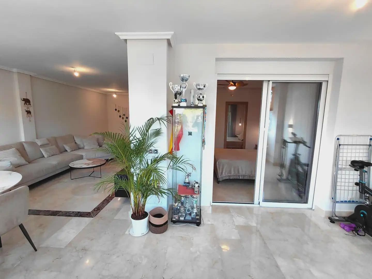 2 bedroom Flat for sale in Marbella with pool garage - € 498,000 (Ref: 10170080)