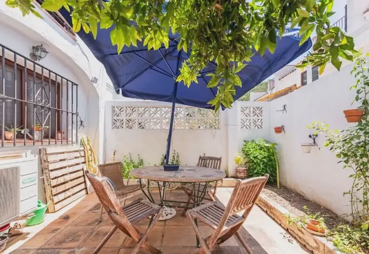 3 bedroom Terraced Villa for sale in Benahavis with pool - € 450,000 (Ref: 10170086)