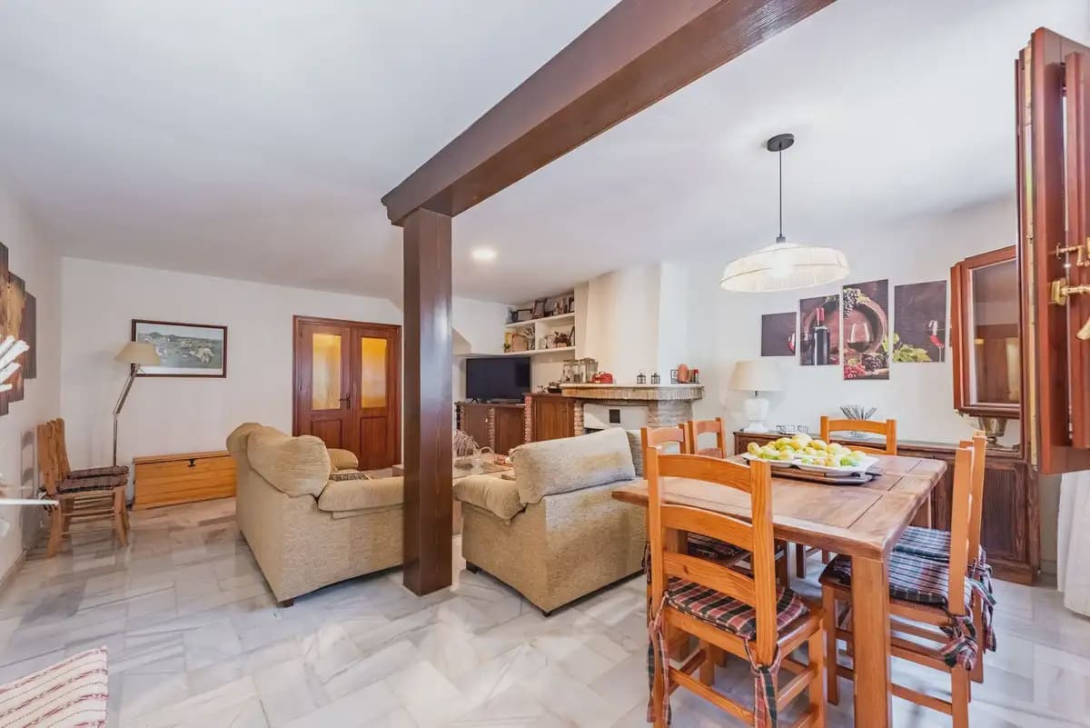 3 bedroom Terraced Villa for sale in Benahavis with pool - € 450,000 (Ref: 10170086)