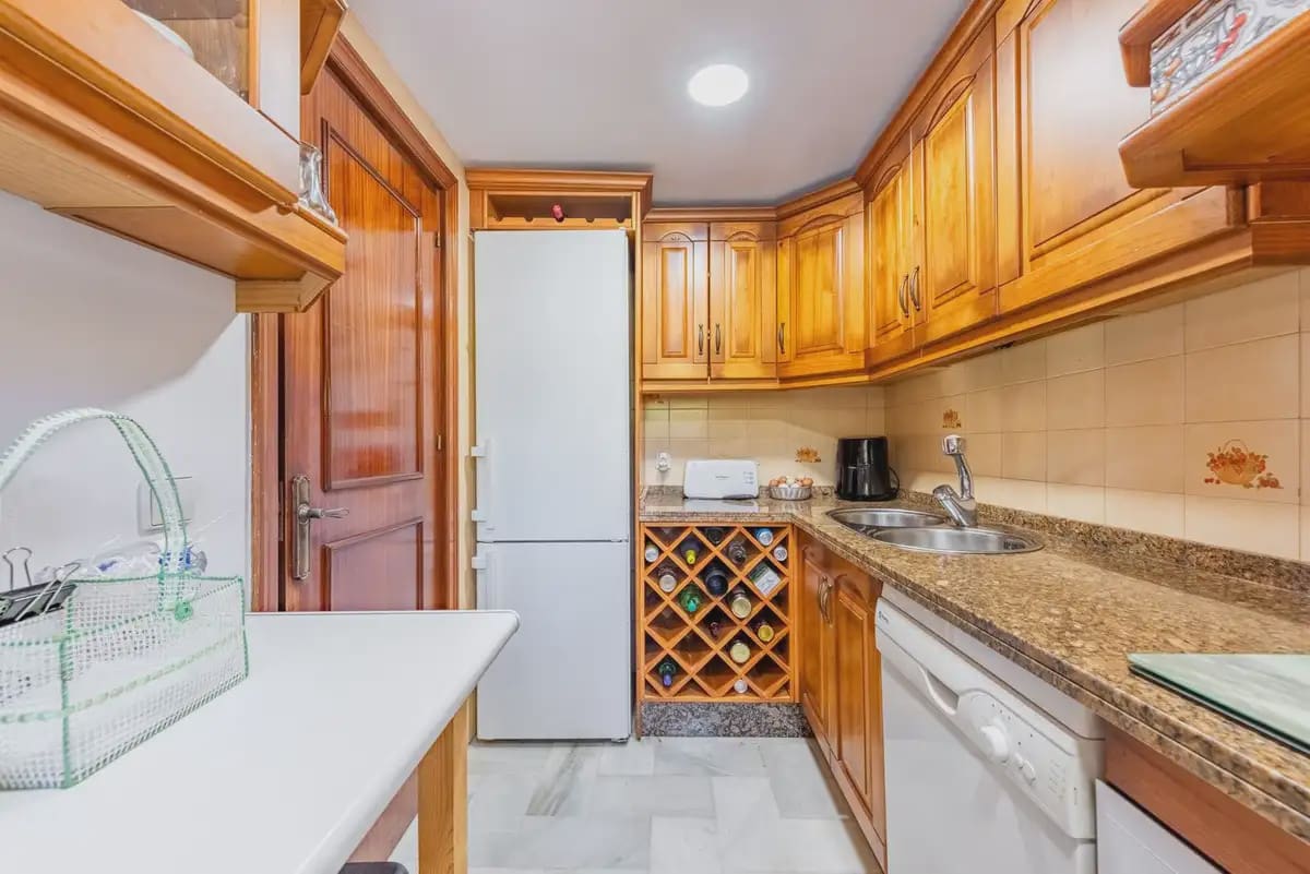 3 bedroom Terraced Villa for sale in Benahavis with pool - € 450,000 (Ref: 10170086)