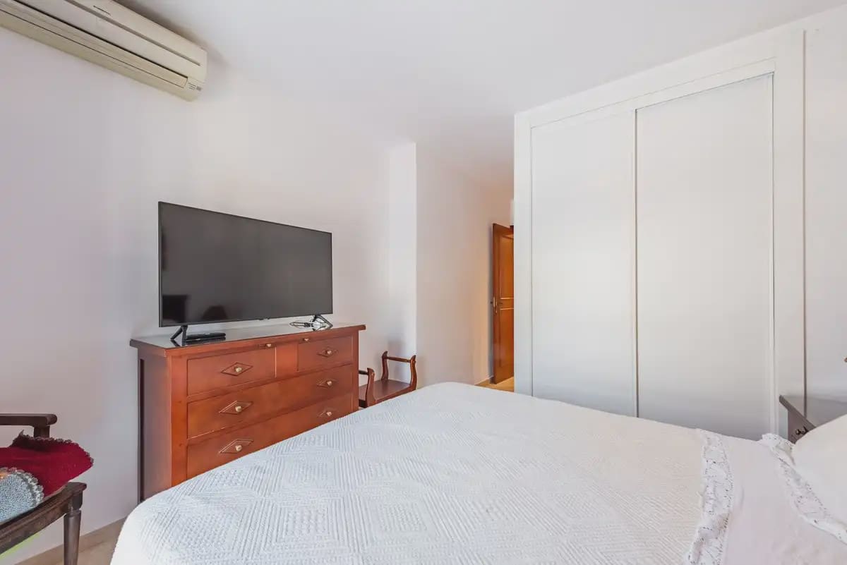 3 bedroom Terraced Villa for sale in Benahavis with pool - € 450,000 (Ref: 10170086)