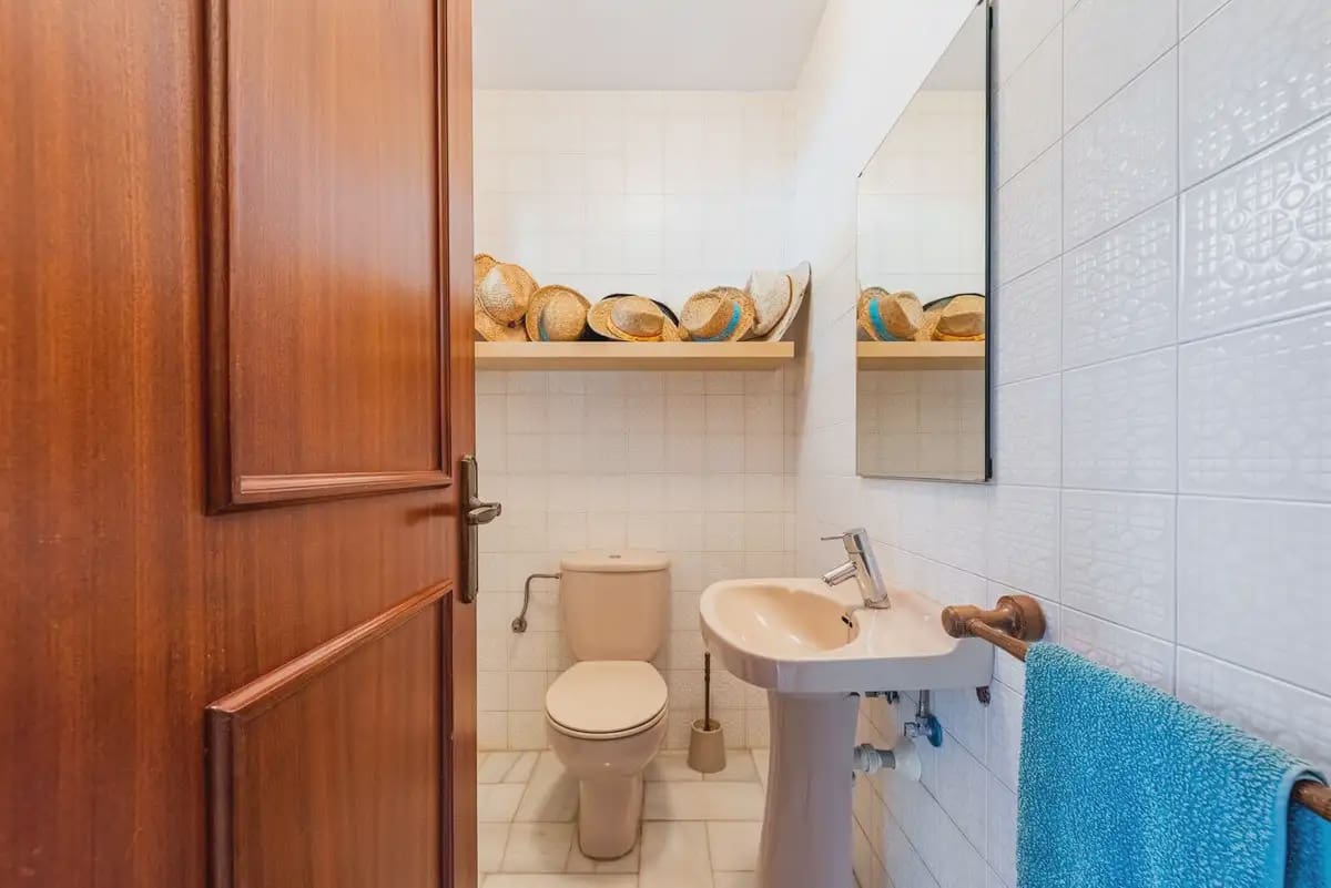 3 bedroom Terraced Villa for sale in Benahavis with pool - € 450,000 (Ref: 10170086)