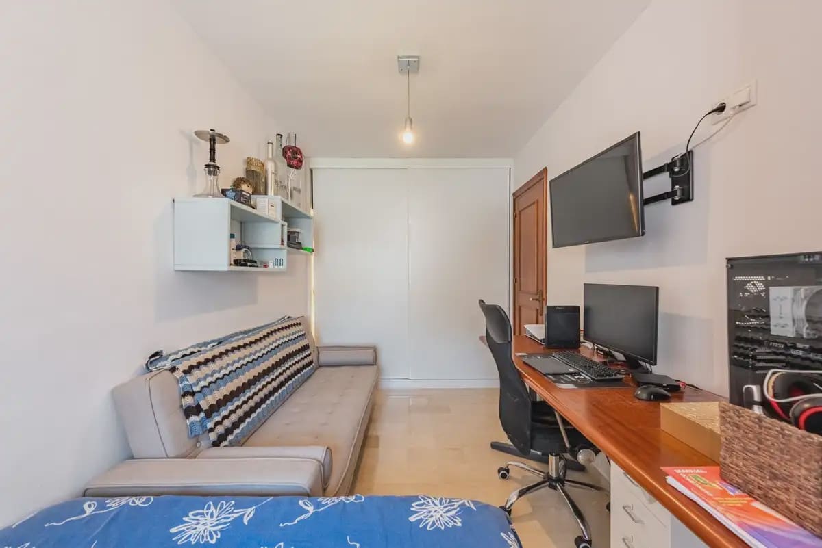 3 bedroom Terraced Villa for sale in Benahavis with pool - € 450,000 (Ref: 10170086)