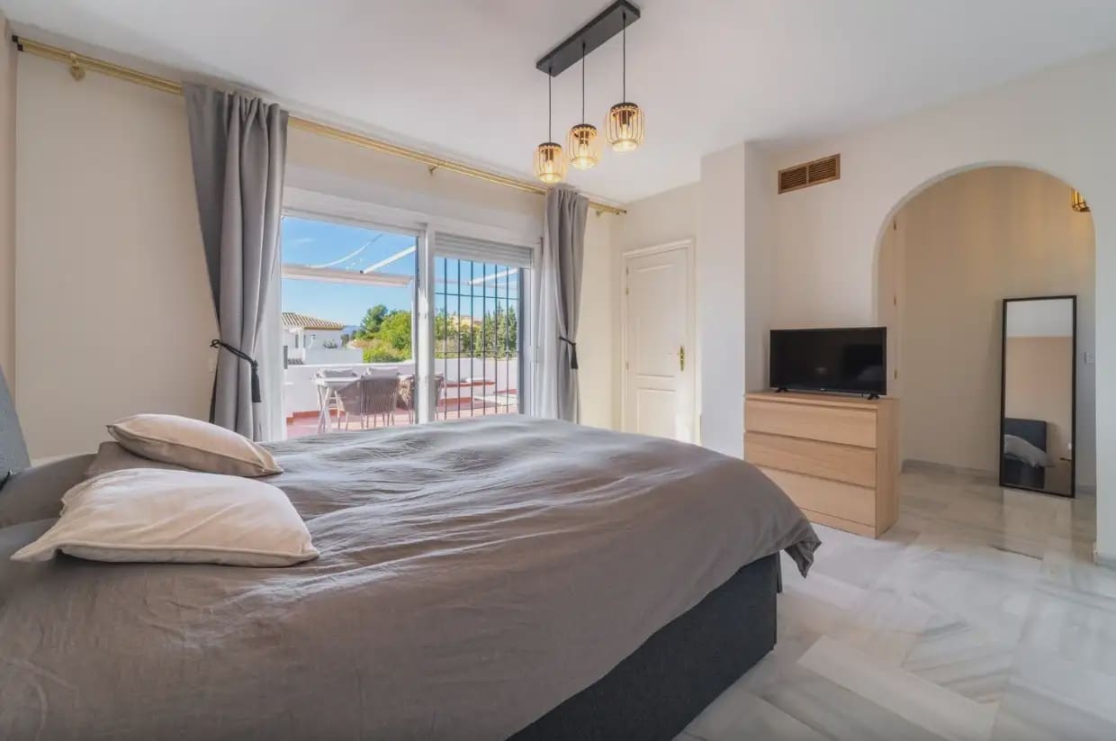 3 bedroom Penthouse for sale in Marbella with pool garage - € 745,000 (Ref: 10170089)