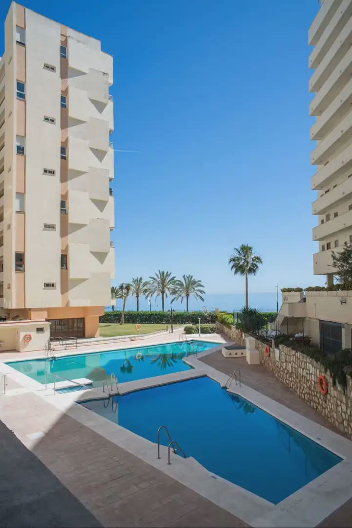 Apartamento Playa de 2 habitaciones en Marbella en venta con piscina - 600.000 € (Ref: 10170095)