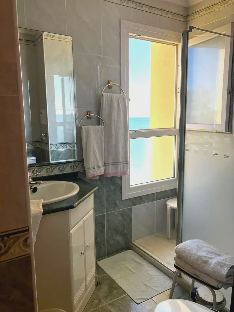 Apartamento Playa de 2 habitaciones en Marbella en venta con piscina - 600.000 € (Ref: 10170095)