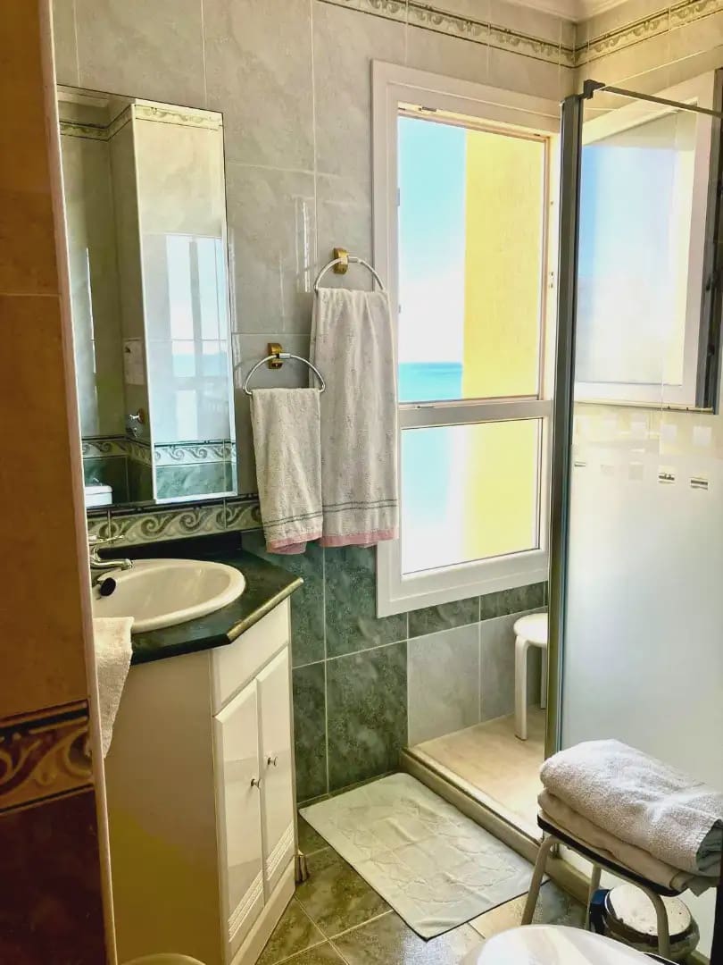 Apartamento Playa de 2 habitaciones en Marbella en venta con piscina - 600.000 € (Ref: 10170095)
