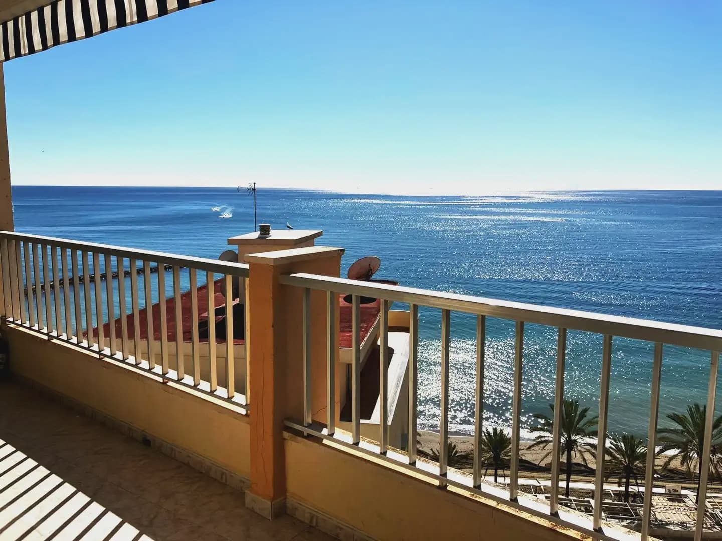 Apartamento Playa de 2 habitaciones en Marbella en venta con piscina - 600.000 € (Ref: 10170095)