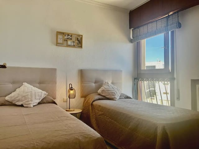 Apartamento Playa de 2 habitaciones en Playa de Fontanilla, Marbella en venta con piscina - 600.000 € (Ref: 10170095)