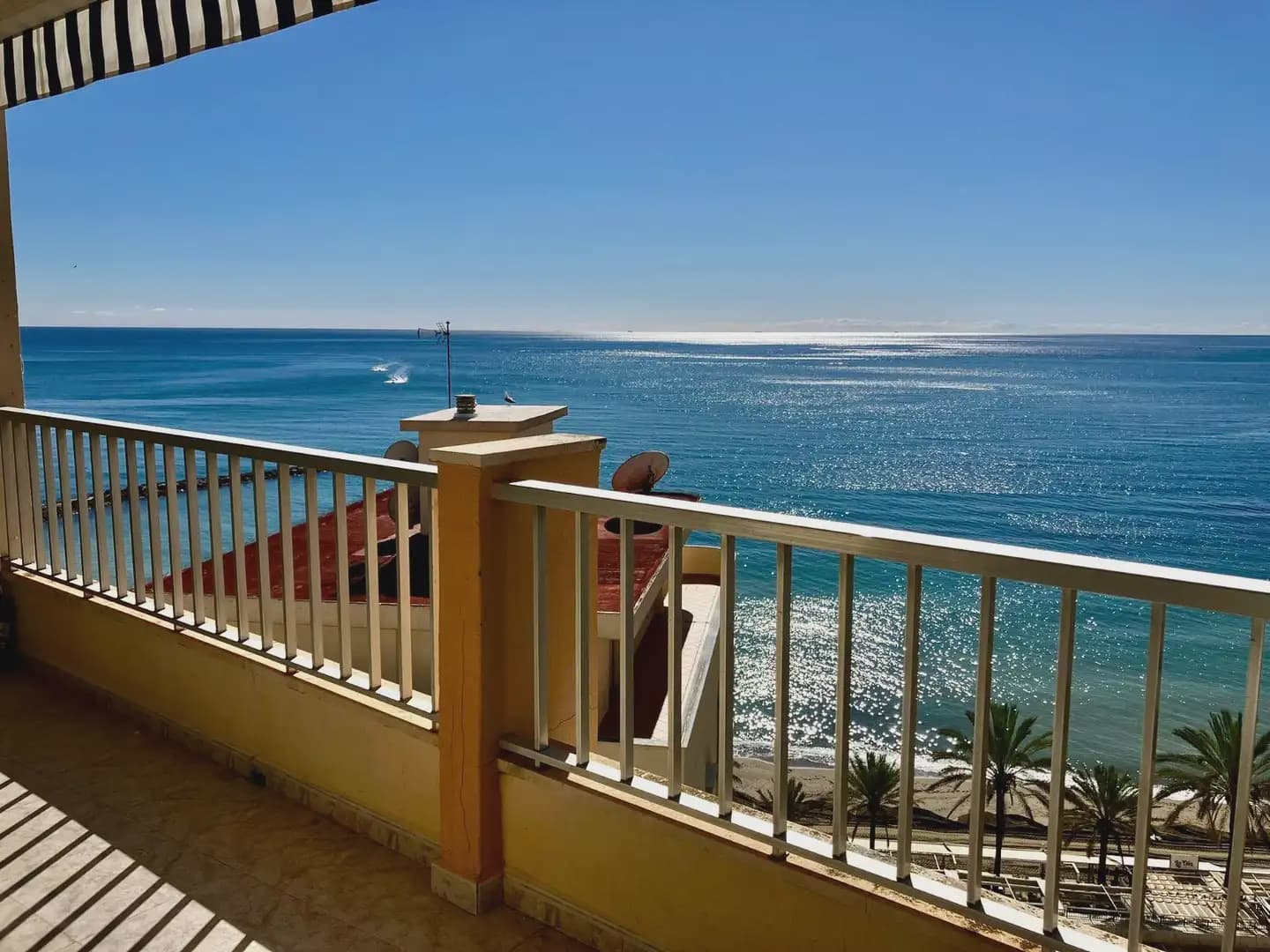Apartamento Playa de 2 habitaciones en Marbella en venta con piscina - 600.000 € (Ref: 10170095)