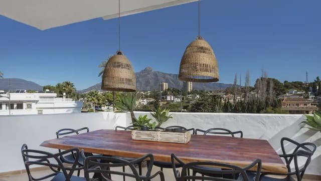 3 soveværelse Penthouse til salg i Nueva Andalucía Centro, Marbella med swimmingpool garage - € 995.000 (Ref: 10170096)