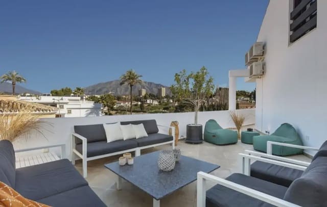 3 soveværelse Penthouse til salg i Nueva Andalucía Centro, Marbella med swimmingpool garage - € 995.000 (Ref: 10170096)