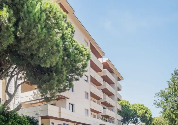 Apartamento Playa de 2 habitaciones en Marbella en venta con piscina garaje - 499.000 € (Ref: 10170097)
