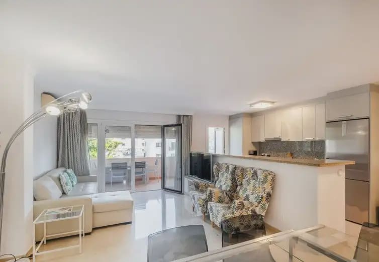 Apartamento Playa de 2 habitaciones en Marbella en venta con piscina garaje - 499.000 € (Ref: 10170097)