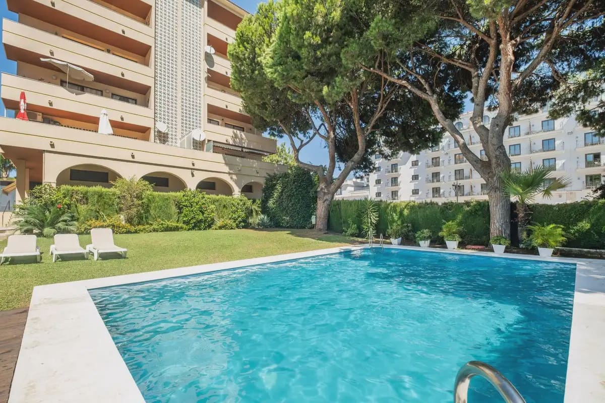 Apartamento Playa de 2 habitaciones en Marbella en venta con piscina garaje - 499.000 € (Ref: 10170097)