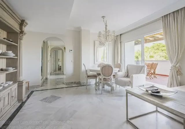 2 bedroom Penthouse for sale in La Dama de Noche - La Alzambra, Marbella with pool garage - € 525,000 (Ref: 10170098)