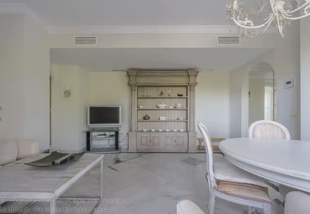 2 bedroom Penthouse for sale in La Dama de Noche - La Alzambra, Marbella with pool garage - € 525,000 (Ref: 10170098)