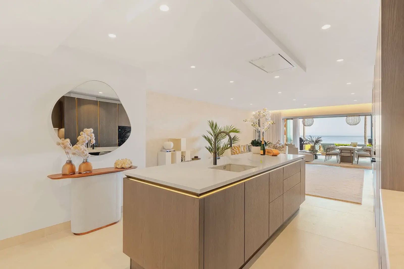 4 bedroom Beach Apartment for sale in New Golden Mile with pool garage - € 3,995,000 (Ref: 10170099)