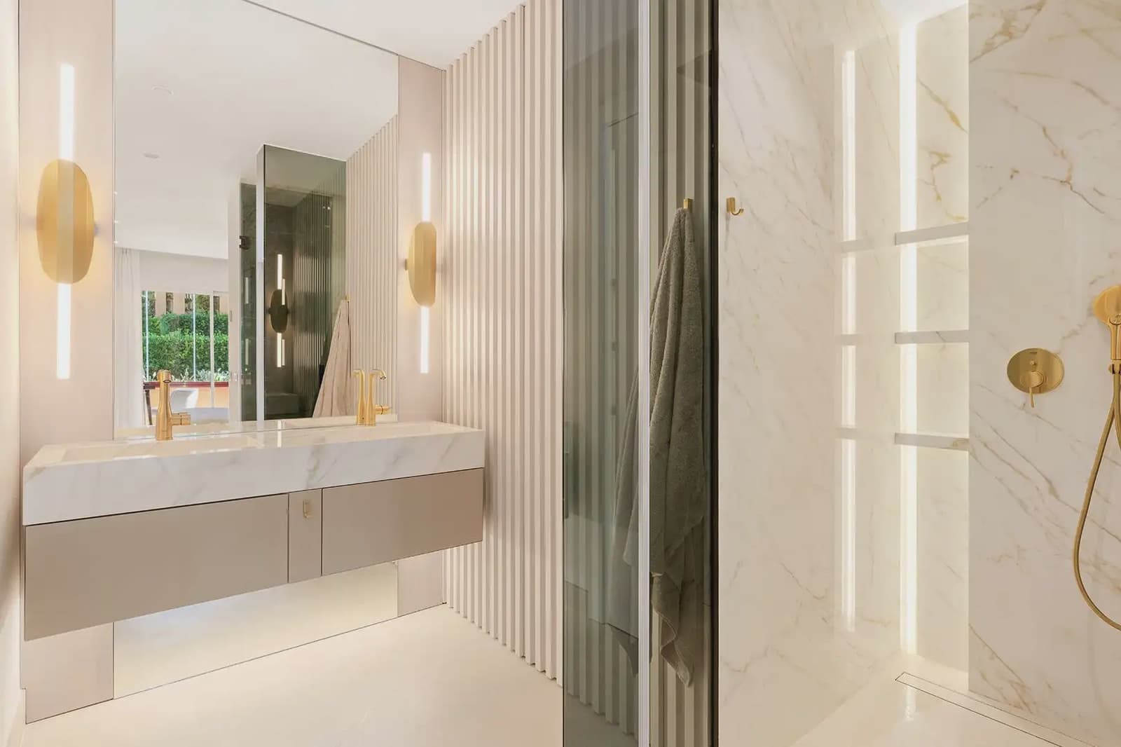 4 bedroom Beach Apartment for sale in New Golden Mile with pool garage - € 3,995,000 (Ref: 10170099)