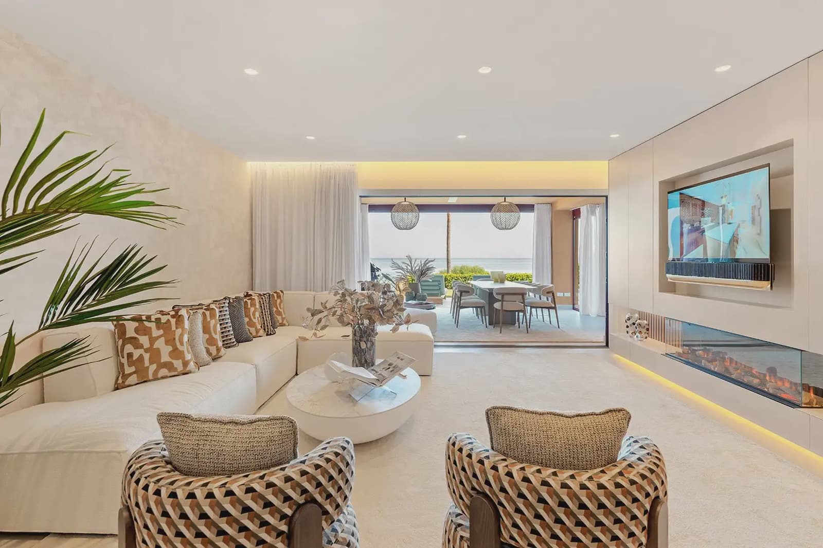 4 bedroom Beach Apartment for sale in New Golden Mile with pool garage - € 3,995,000 (Ref: 10170099)