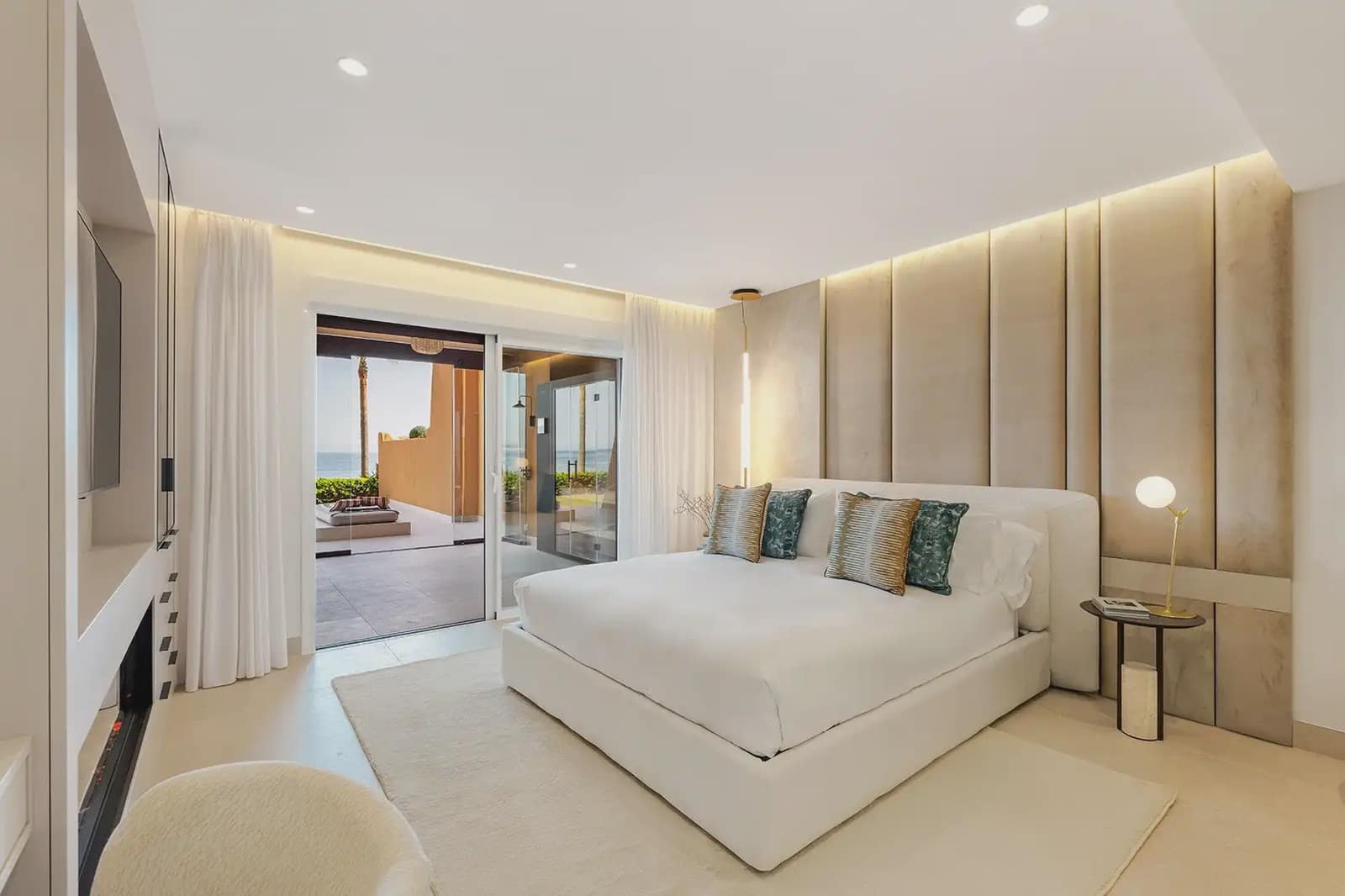 4 bedroom Beach Apartment for sale in New Golden Mile with pool garage - € 3,995,000 (Ref: 10170099)