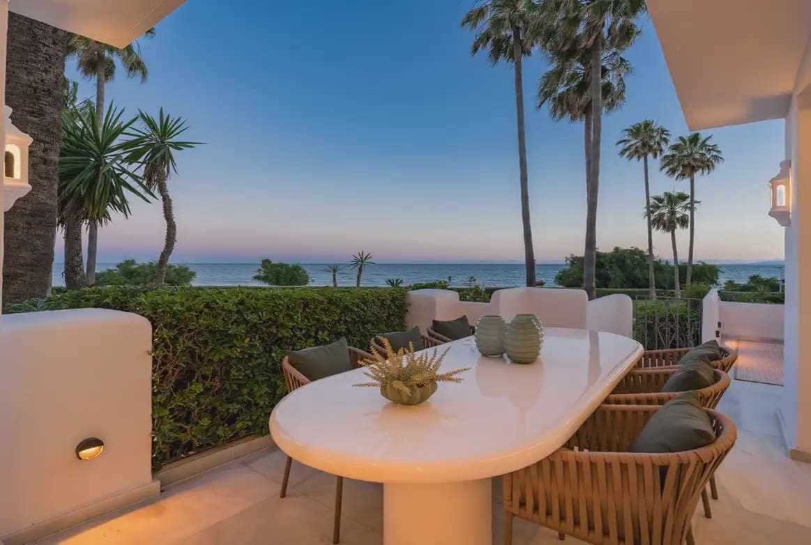 3 sypialnia Apartament przy plaży na sprzedaż w Estepona z basenem garażem - 2 995 000 € (Ref: 10170100)