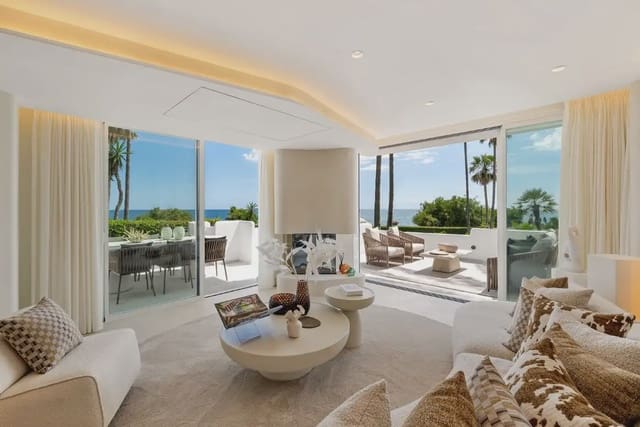 3 soverom Strandleiligheter til salgs i Zona de Punta Plata, Estepona med svømmebasseng garasje - € 2 995 000 (Ref: 10170100)