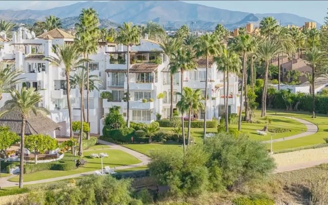 3 soverom Strandleiligheter til salgs i Zona de Punta Plata, Estepona med svømmebasseng garasje - € 2 995 000 (Ref: 10170100)