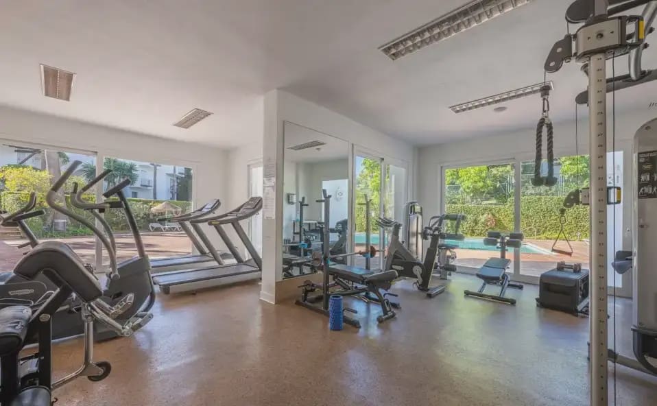 3 sypialnia Apartament przy plaży na sprzedaż w Estepona z basenem garażem - 2 995 000 € (Ref: 10170100)