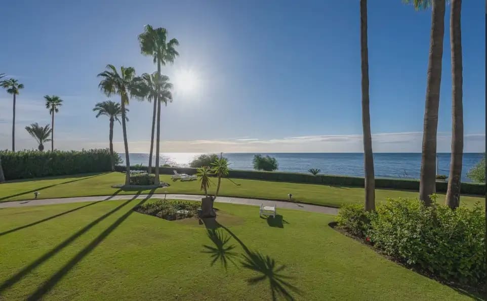 3 sypialnia Apartament przy plaży na sprzedaż w Estepona z basenem garażem - 2 995 000 € (Ref: 10170100)