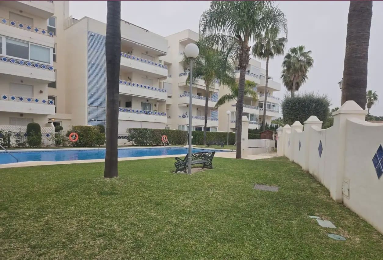 Apartamento de 1 habitación en Marbella en venta con piscina garaje - 325.000 € (Ref: 10170101)