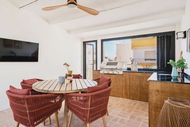 3 bedroom Terraced Villa for sale in San Pedro de Alcántara Pueblo, Marbella with pool - € 875,000 (Ref: 10170102)