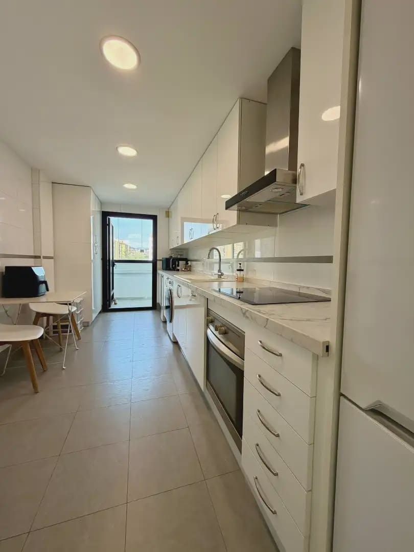 Apartamento Playa de 2 habitaciones en Marbella en venta con piscina garaje - 575.000 € (Ref: 10170106)