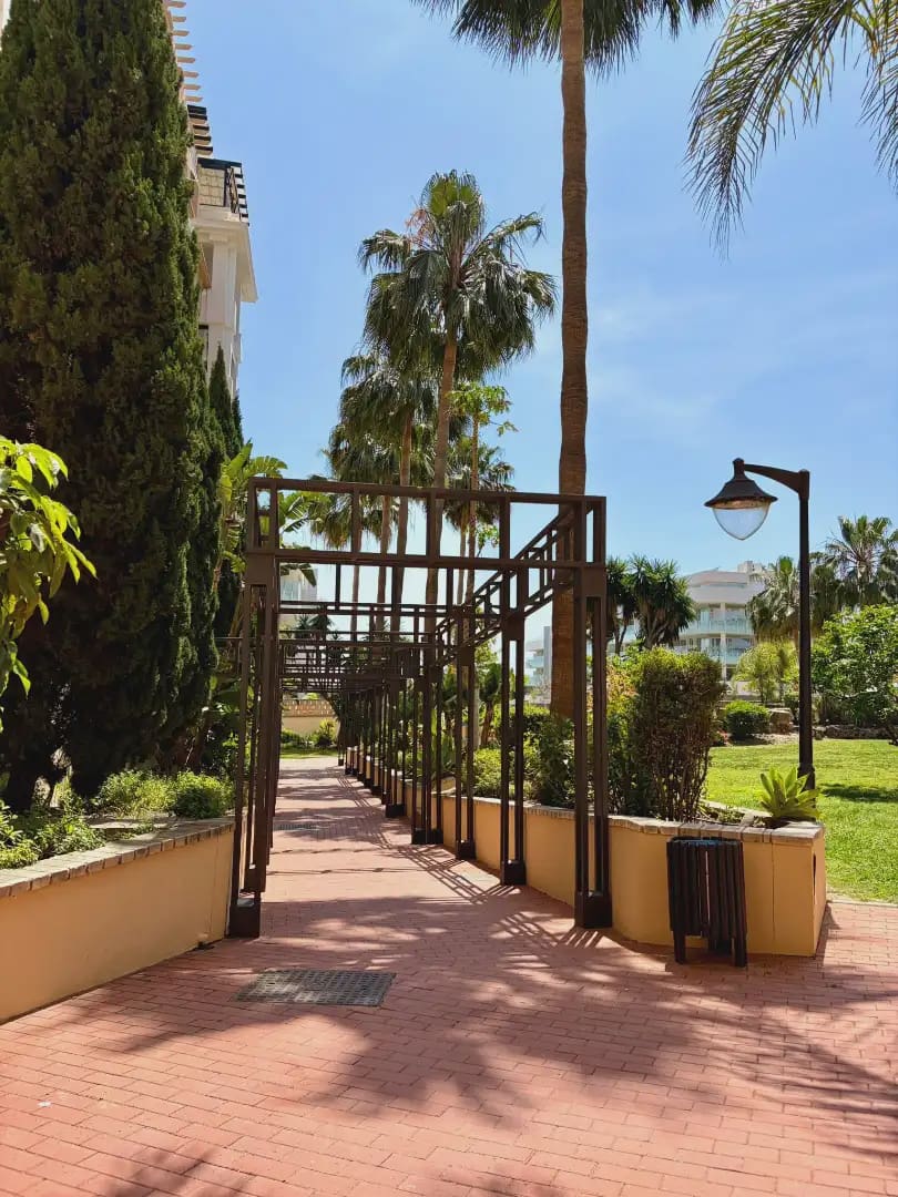 Apartamento Playa de 2 habitaciones en Marbella en venta con piscina garaje - 575.000 € (Ref: 10170106)