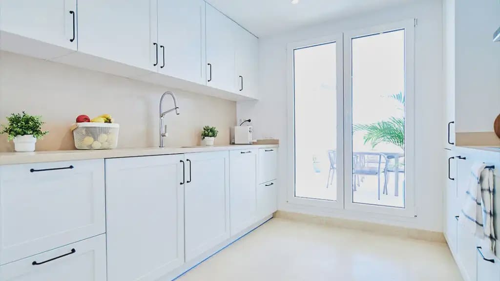 2 sypialnia Mieszkanie na sprzedaż w Marbella z basenem garażem - 470 000 € (Ref: 10170107)
