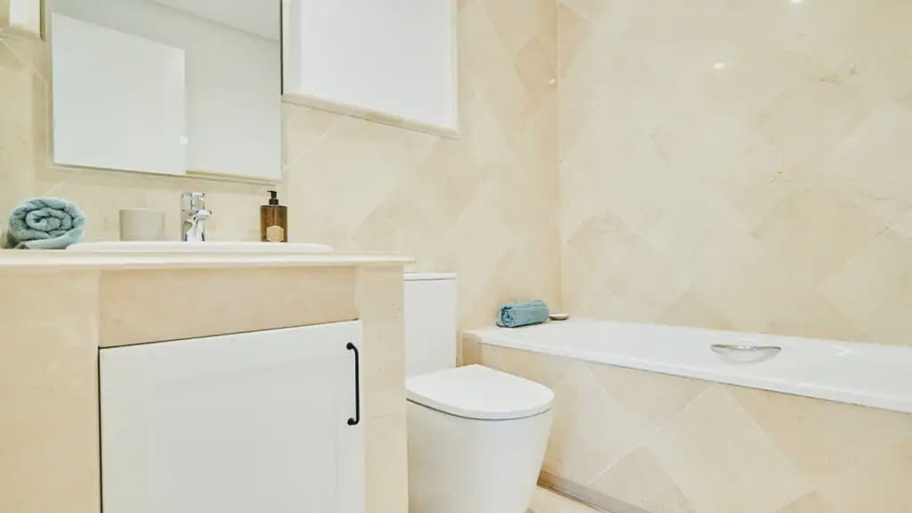2 sypialnia Mieszkanie na sprzedaż w Marbella z basenem garażem - 470 000 € (Ref: 10170107)