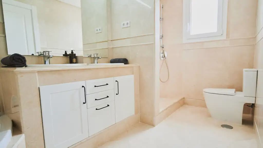 2 sypialnia Mieszkanie na sprzedaż w Marbella z basenem garażem - 470 000 € (Ref: 10170107)
