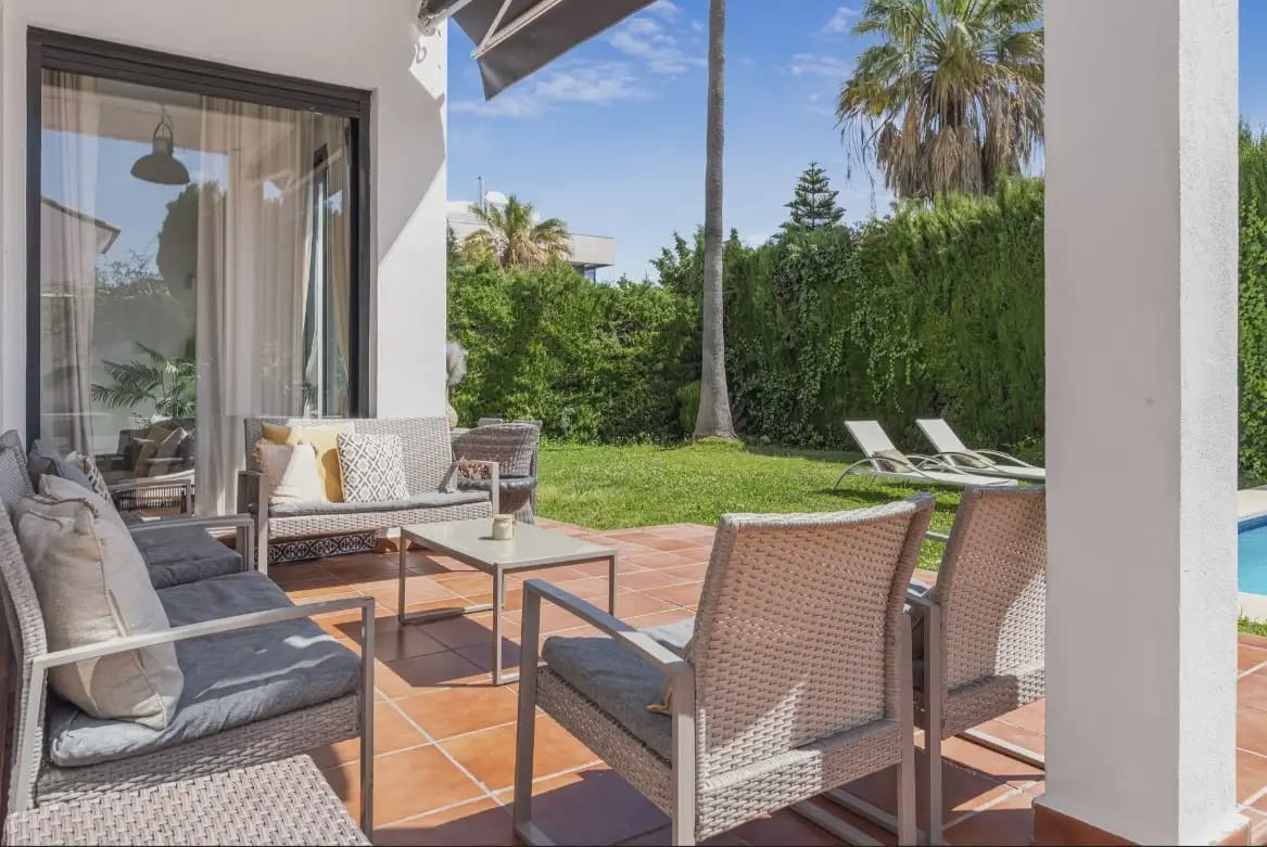 6 bedroom Villa for sale in Marbella with pool garage - € 1,400,000 (Ref: 10170108)