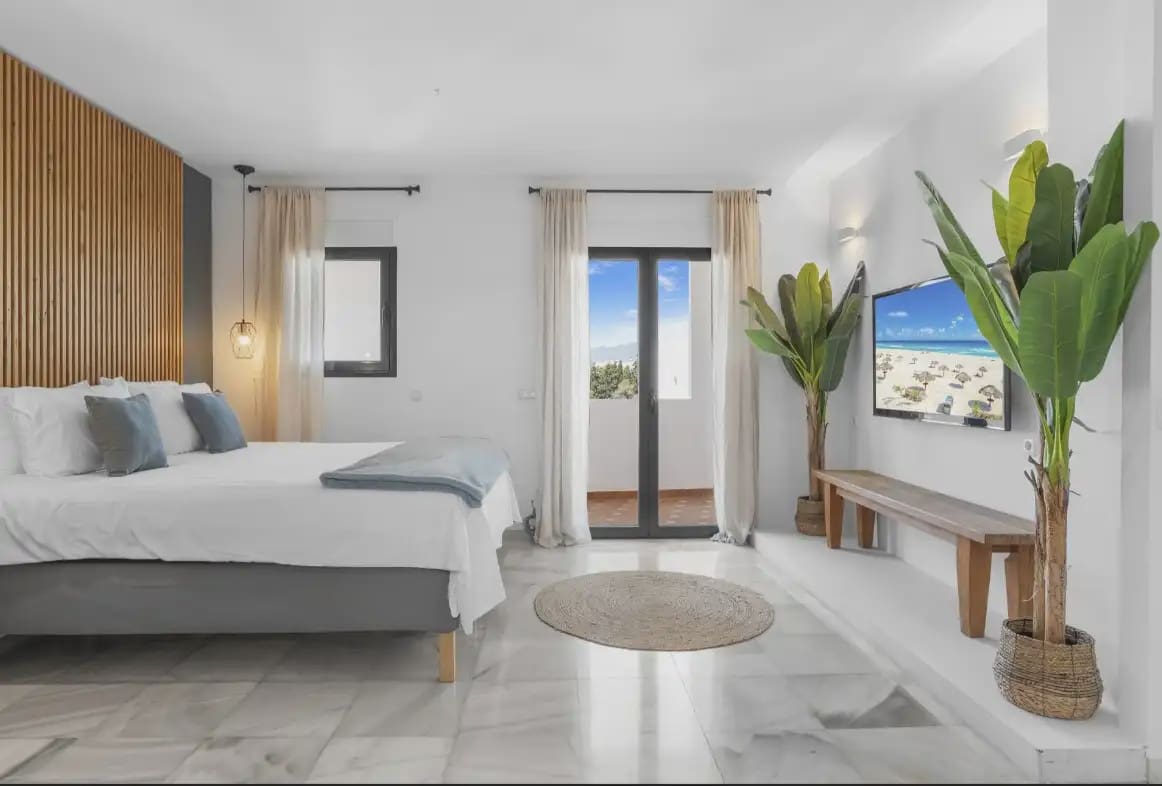 6 bedroom Villa for sale in Marbella with pool garage - € 1,400,000 (Ref: 10170108)