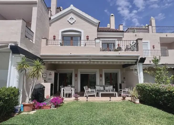 3 camera da letto Villetta a Schiera in vendita in El Paraiso con piscina garage - 815.000 € (Rif: 10170109)