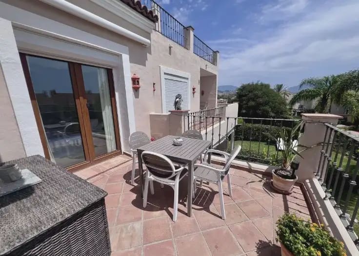 3 camera da letto Villetta a Schiera in vendita in El Paraiso con piscina garage - 815.000 € (Rif: 10170109)