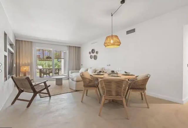 2 sypialnia Apartament na sprzedaż w El Paraiso, Estepona z basenem garażem - 450 000 € (Ref: 10170110)