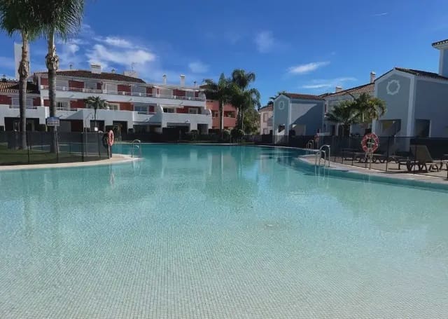 2 sypialnia Apartament na sprzedaż w El Paraiso, Estepona z basenem garażem - 450 000 € (Ref: 10170110)