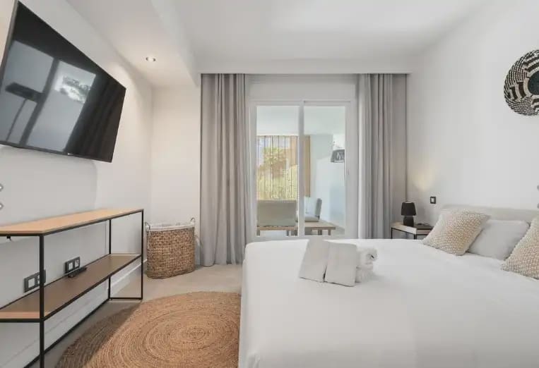 2 sypialnia Apartament na sprzedaż w El Paraiso z basenem garażem - 450 000 € (Ref: 10170110)